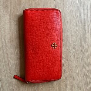 Tory Burch wallet